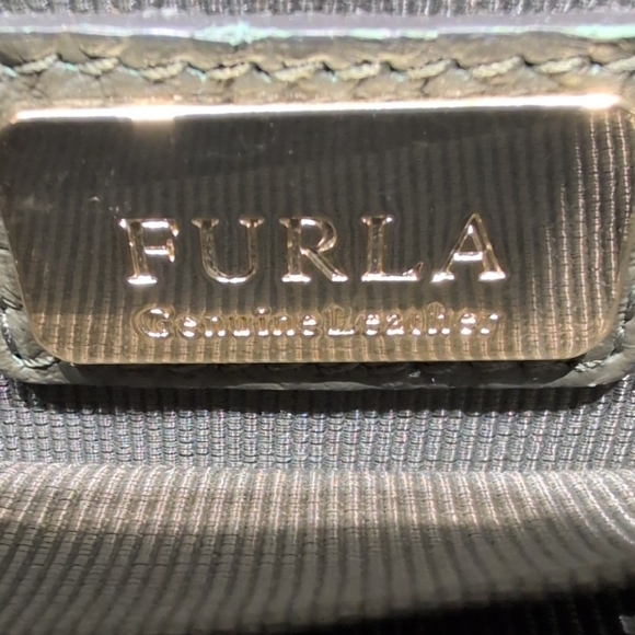 Furla Black Leather Crossbody Bag Beautiful Clean Adjustable Strap Purse Italy - Picture 15 of 16